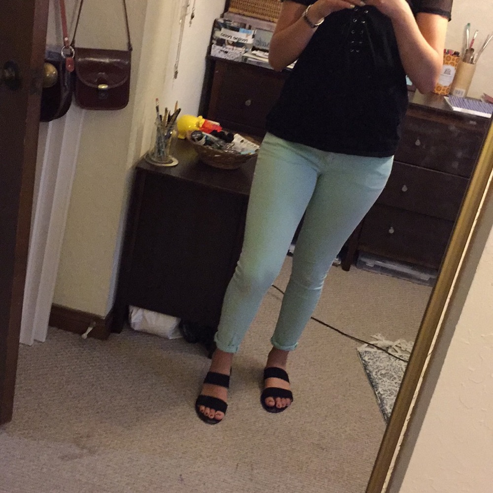Bullhead Mint Skinny Jeans Size 5